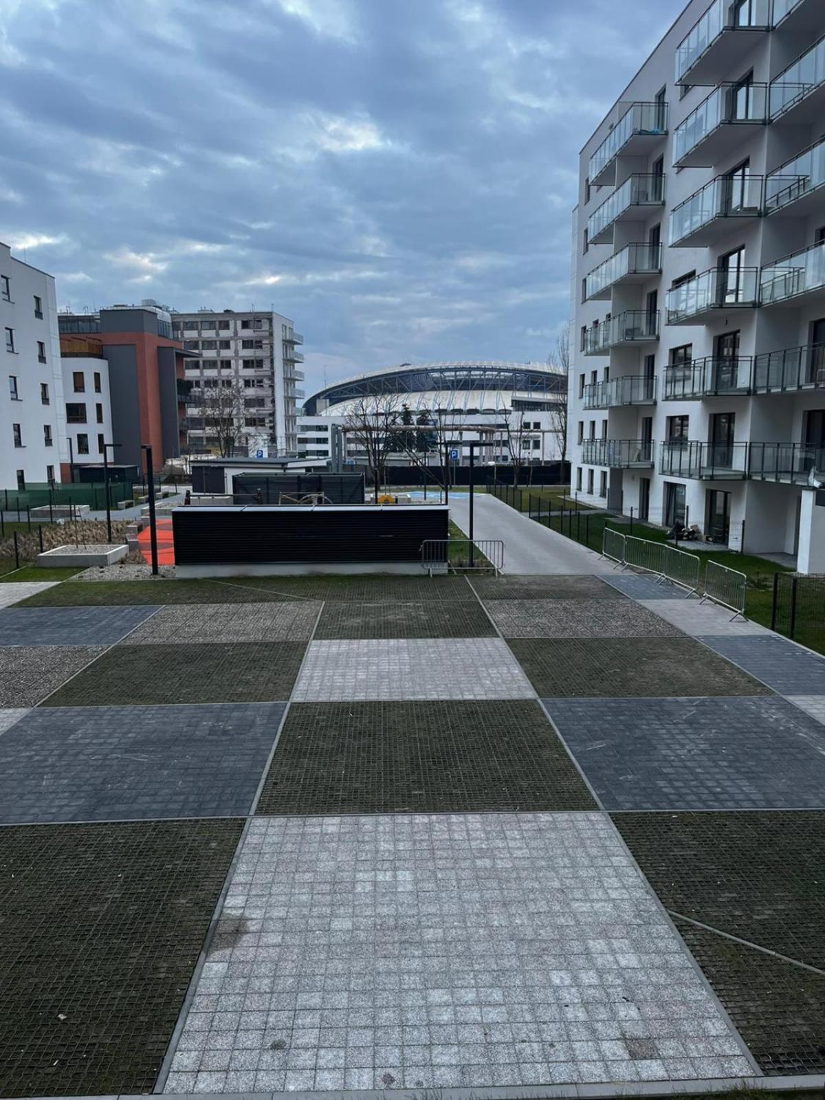 Apartament Z Widokiem Na Stadion Styl Industrialny Jedyny Taki Check In 24 H Poznan Exterior foto